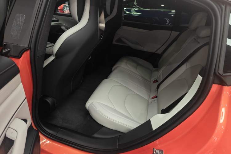 Used Xiaomi Auto SU7 2024 Rear-Drive Ultra-Long Range Advanced Pro-Level Intelligent Driving Version Left Rear Seat