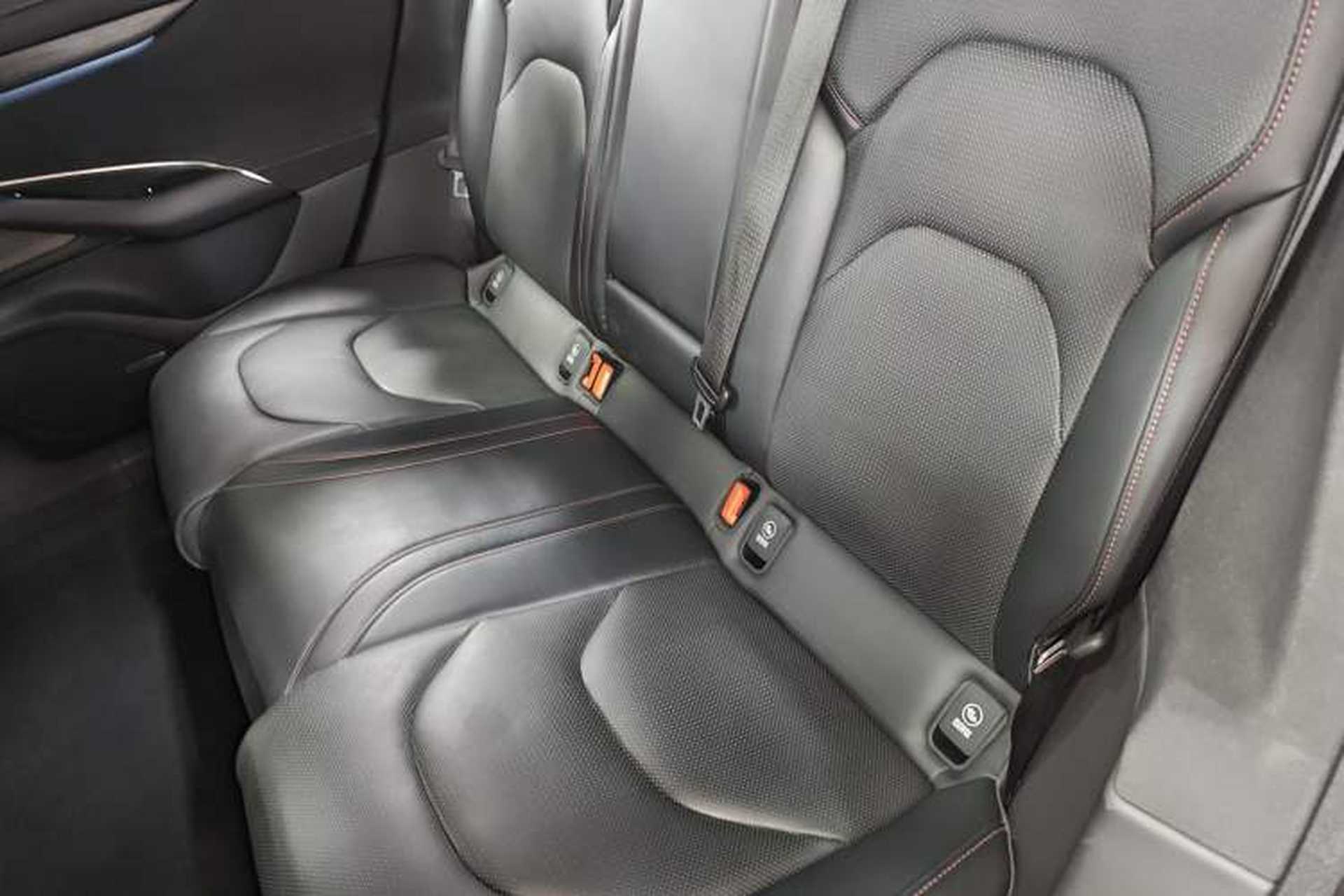 Used Xiaomi Auto SU7 2024 Four-Wheel Drive Ultra-Long Range Advanced Intelligent Driving Max Edition Left Rear Seat