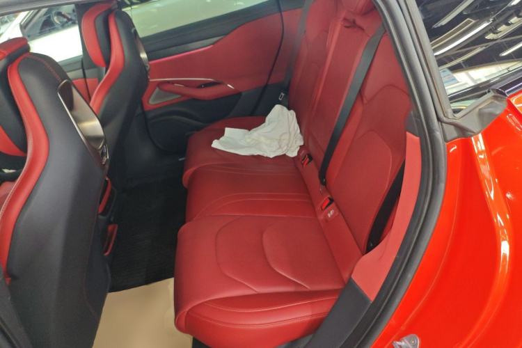 Used Xiaomi Auto SU7 2024 Four-Wheel Drive Ultra-Long Range Advanced Intelligent Driving Max Edition Left Rear Seat