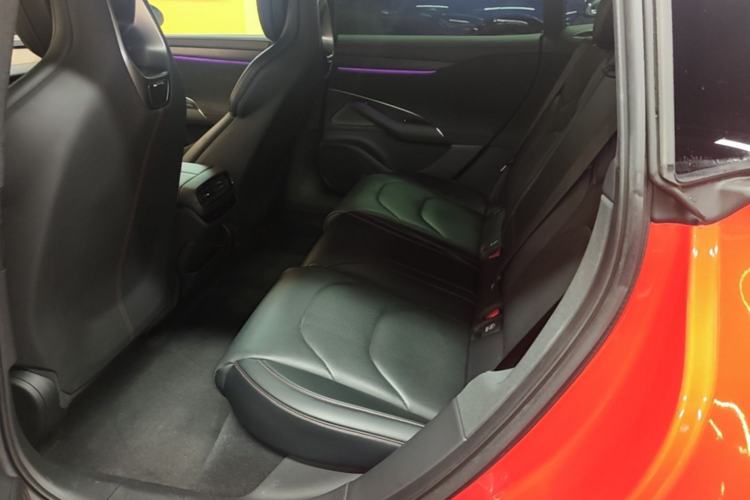 Used Xiaomi Auto SU7 2024 Four-Wheel Drive Ultra-Long Range Advanced Intelligent Driving Max Edition Left Rear Seat