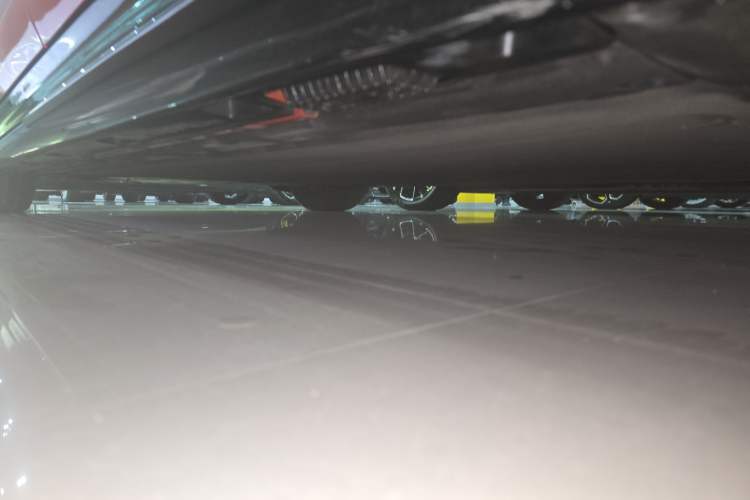 Used Xiaomi Auto SU7 2024 Rear-Drive Long-Range Intelligent Driving Version Left Side Sill