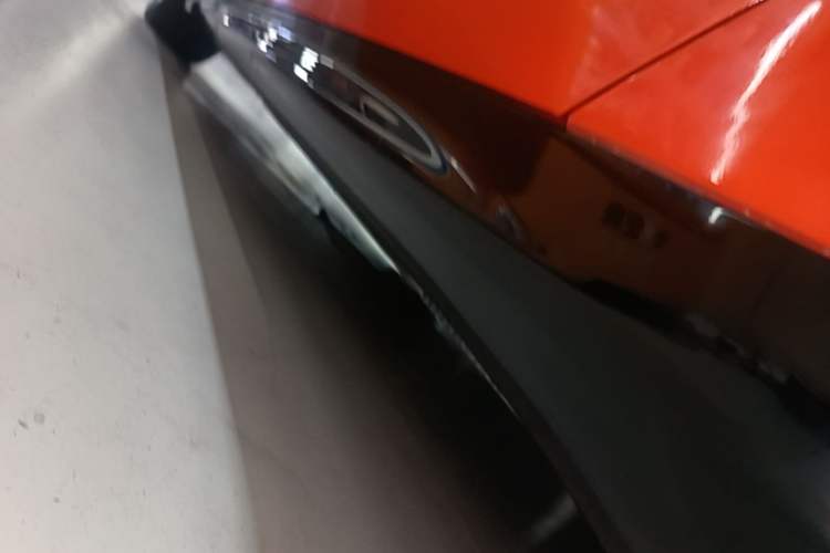 Used Xiaomi Auto SU7 2024 Four-Wheel Drive Ultra-Long Range Advanced Intelligent Driving Max Edition Left Side Sill
