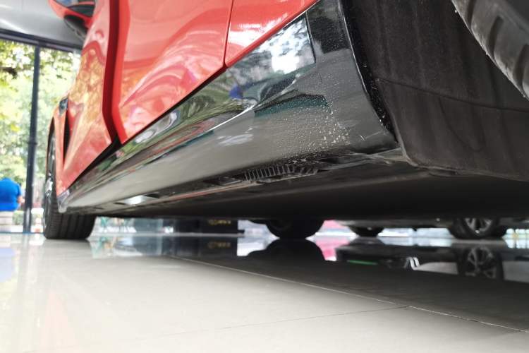 Used Xiaomi Auto SU7 2024 Four-Wheel Drive Ultra-Long Range Advanced Intelligent Driving Max Edition Left Side Sill