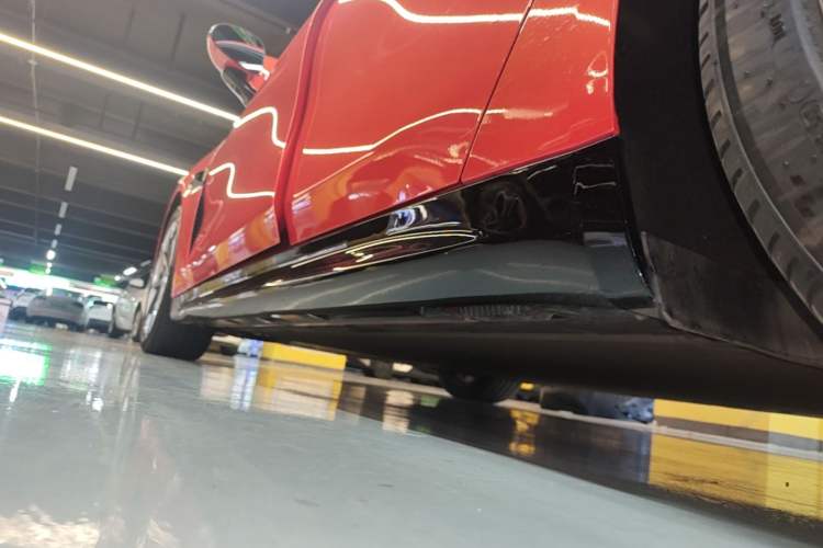Used Xiaomi Auto SU7 2024 Four-Wheel Drive Ultra-Long Range Advanced Intelligent Driving Max Edition Left Side Sill