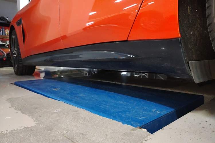 Used Xiaomi Auto SU7 2024 Rear-Drive Ultra-Long Range Advanced Pro-Level Intelligent Driving Version Left Side Sill
