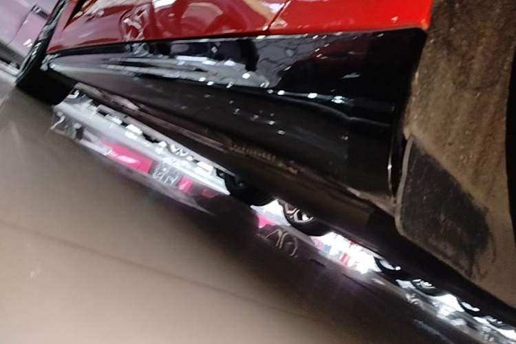 Used Xiaomi Auto SU7 2024 Rear-Drive Ultra-Long Range Advanced Pro-Level Intelligent Driving Version Left Side Sill