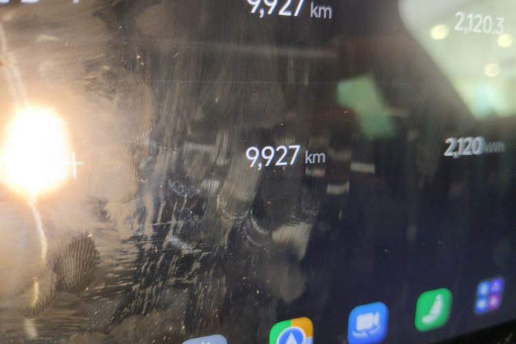 Used Xiaomi Auto SU7 2024 Four-Wheel Drive Ultra-Long Range Advanced Intelligent Driving Max Edition Odometer Close Up