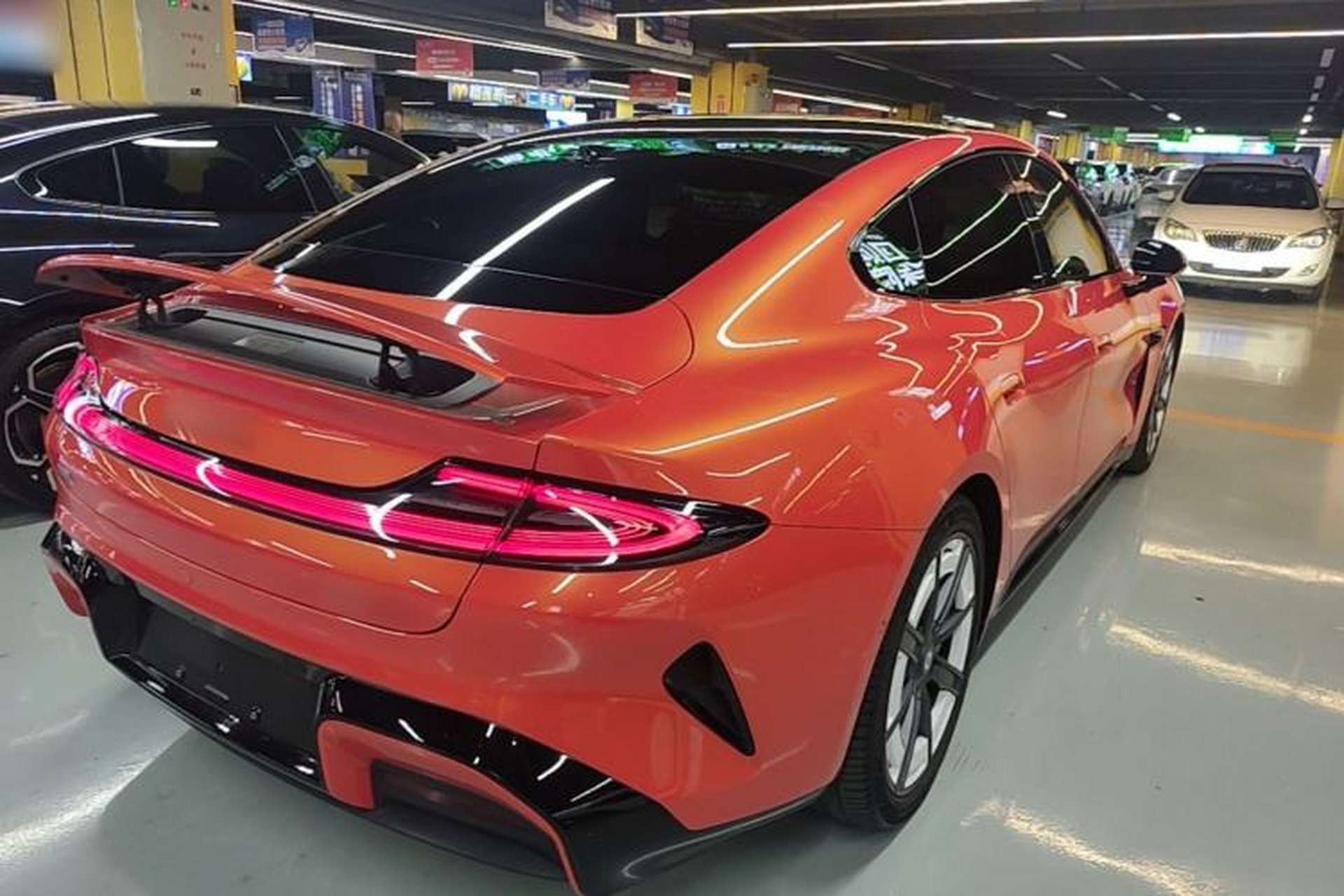 Used Xiaomi Auto SU7 2024 Four-Wheel Drive Ultra-Long Range Advanced Intelligent Driving Max Edition Rear Right 45 Deg
