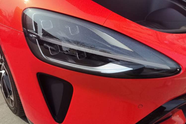 Used Xiaomi Auto SU7 2024 Four-Wheel-Drive Max Founder's Edition Right Front Headlight