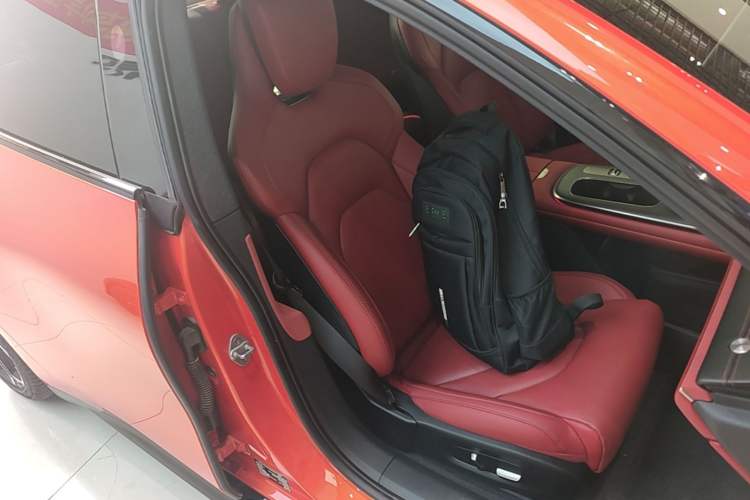 Used Xiaomi Auto SU7 2024 Rear-Drive Long-Range Intelligent Driving Version Right Front Seat