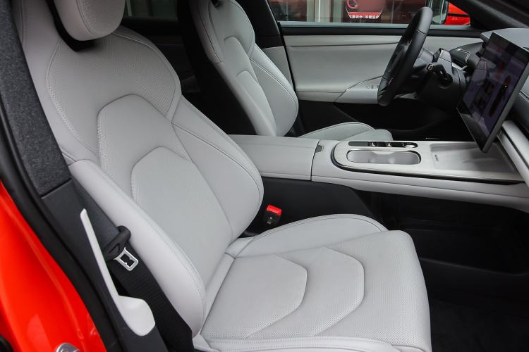Used Xiaomi Auto SU7 2024 Rear-Drive Long-Range Intelligent Driving Version Right Front Seat