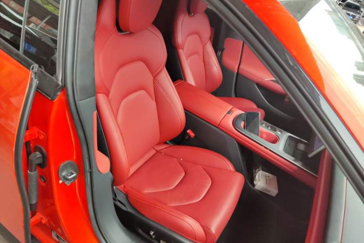 Used Xiaomi Auto SU7 2024 Four-Wheel Drive Ultra-Long Range Advanced Intelligent Driving Max Edition Right Front Seat