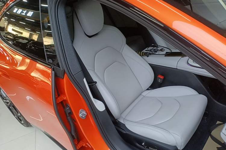 Used Xiaomi Auto SU7 2024 Rear-Drive Long-Range Intelligent Driving Version Right Front Seat