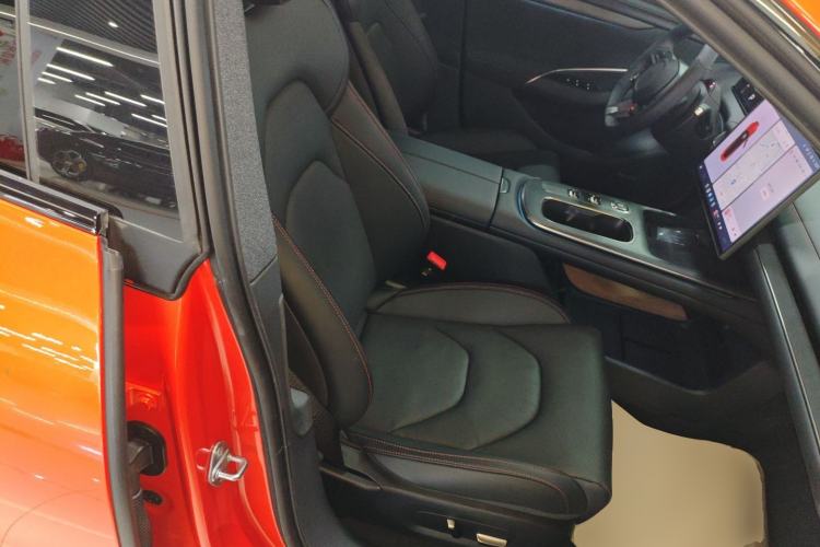 Used Xiaomi Auto SU7 2024 Rear-Drive Ultra-Long Range Advanced Pro-Level Intelligent Driving Version Right Front Seat