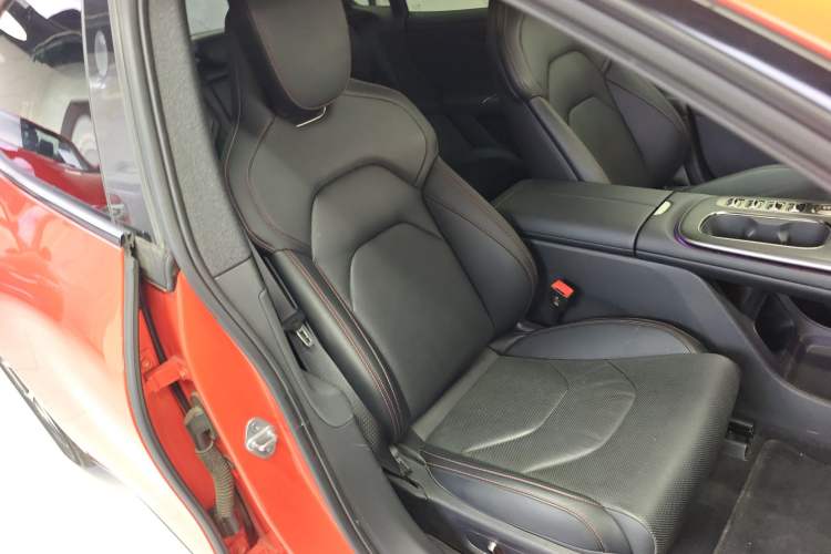 Used Xiaomi Auto SU7 2024 Rear-Drive Ultra-Long Range Advanced Pro-Level Intelligent Driving Version Right Front Seat