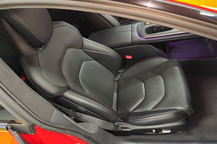 Used Xiaomi Auto SU7 2024 Four-Wheel Drive Ultra-Long Range Advanced Intelligent Driving Max Edition Right Front Seat