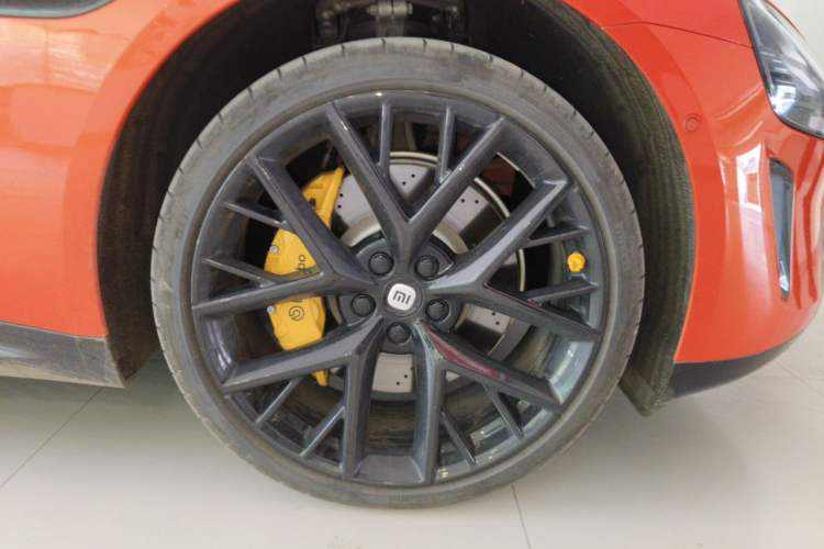 Used Xiaomi Auto SU7 2024 Four-Wheel Drive Ultra-Long Range Advanced Intelligent Driving Max Edition Right Front Wheel Hub