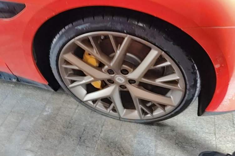 Used Xiaomi Auto SU7 2024 Four-Wheel-Drive Max Founder's Edition Right Front Wheel Hub