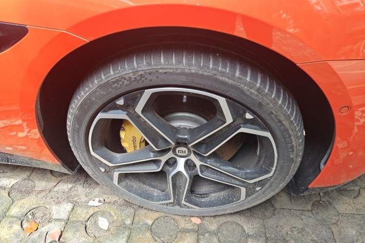 Used Xiaomi Auto SU7 2024 Four-Wheel Drive Ultra-Long Range Advanced Intelligent Driving Max Edition Right Front Wheel Hub