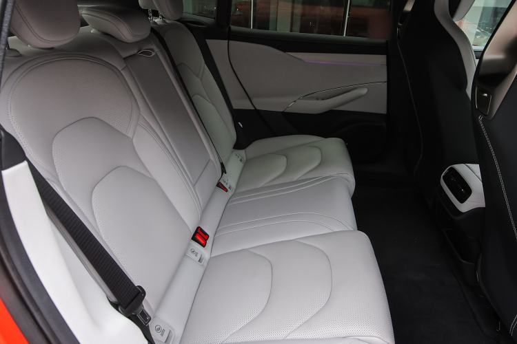 Used Xiaomi Auto SU7 2024 Rear-Drive Long-Range Intelligent Driving Version Right Rear Seat