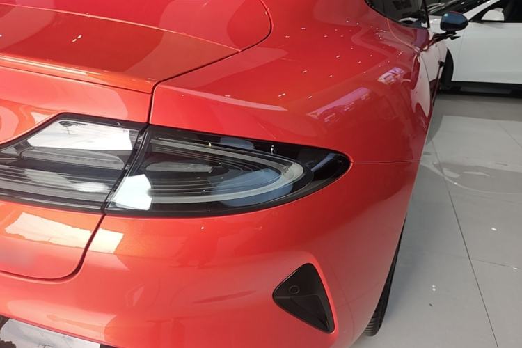 Used Xiaomi Auto SU7 2024 Rear-Drive Long-Range Intelligent Driving Version Right Rear Taillight