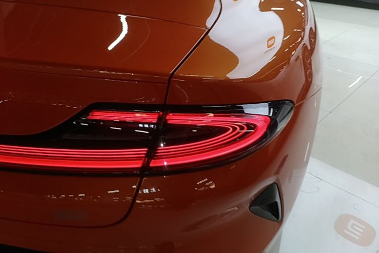 Used Xiaomi Auto SU7 2024 Rear-Drive Long-Range Intelligent Driving Version Right Rear Taillight
