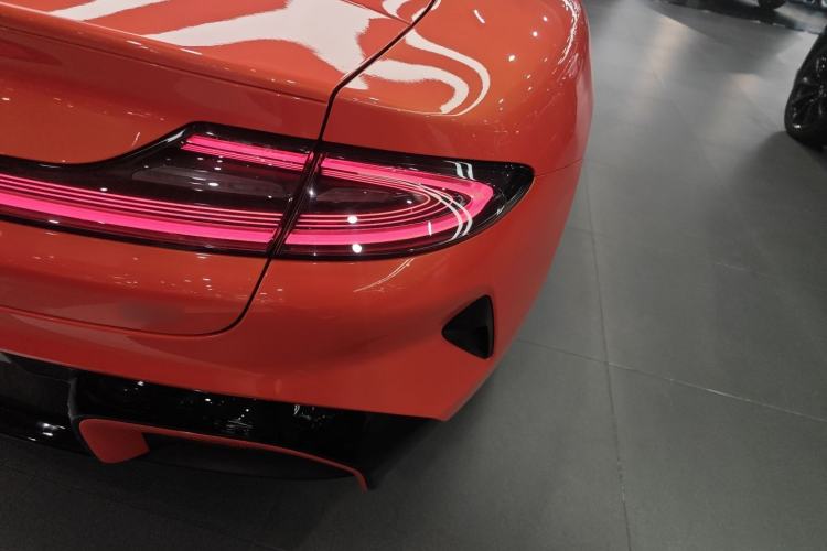 Used Xiaomi Auto SU7 2024 Rear-Drive Ultra-Long Range Advanced Pro-Level Intelligent Driving Version Right Rear Taillight