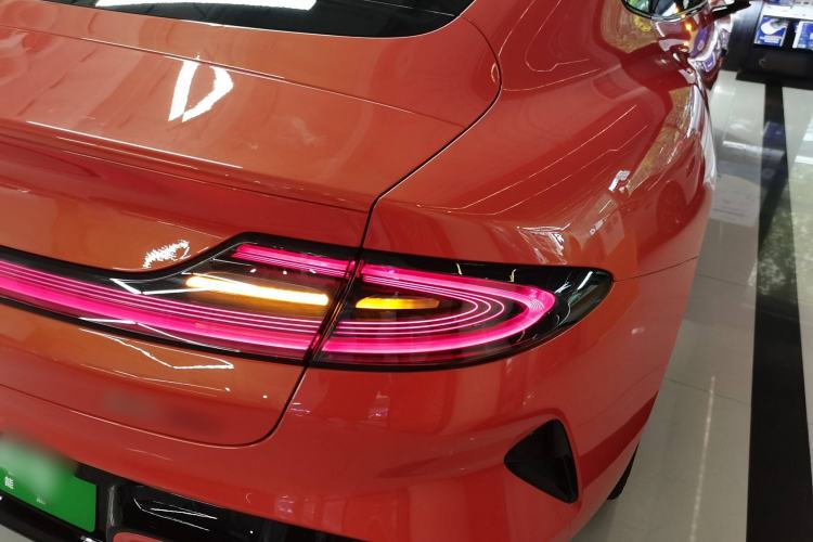 Used Xiaomi Auto SU7 2024 Four-Wheel Drive Ultra-Long Range Advanced Intelligent Driving Max Edition Right Rear Taillight