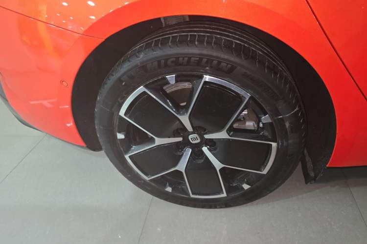 Used Xiaomi Auto SU7 2024 Rear-Drive Long-Range Intelligent Driving Version Right Rear Wheel Hub