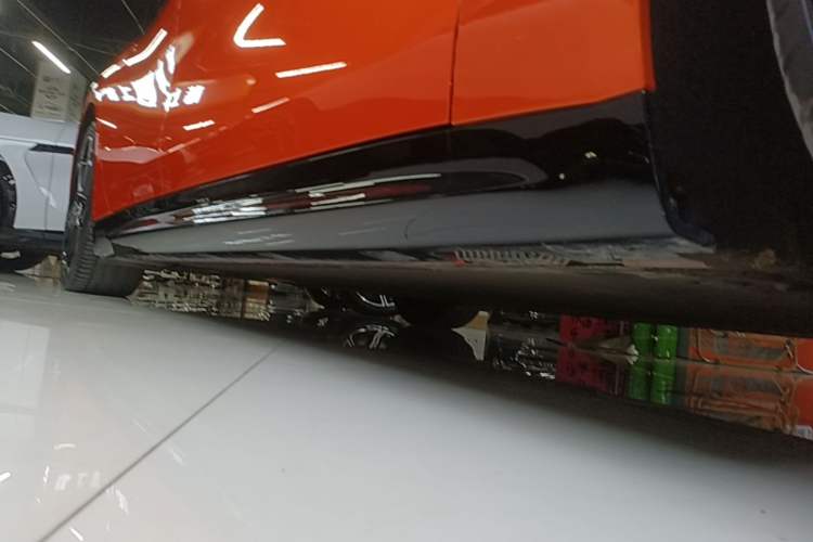 Used Xiaomi Auto SU7 2024 Rear-Drive Long-Range Intelligent Driving Version Right Side Sill