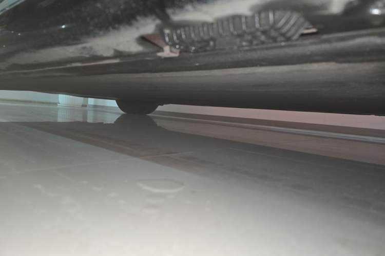 Used Xiaomi Auto SU7 2024 Rear-Drive Long-Range Intelligent Driving Version Right Side Sill