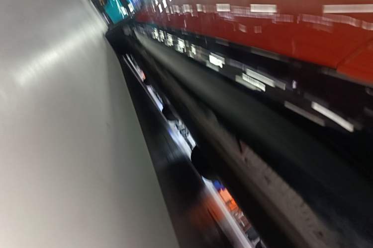 Used Xiaomi Auto SU7 2024 Four-Wheel Drive Ultra-Long Range Advanced Intelligent Driving Max Edition Right Side Sill
