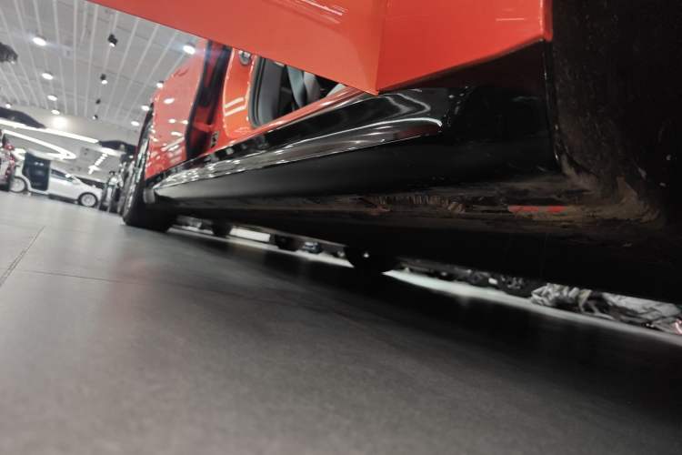 Used Xiaomi Auto SU7 2024 Rear-Drive Ultra-Long Range Advanced Pro-Level Intelligent Driving Version Right Side Sill