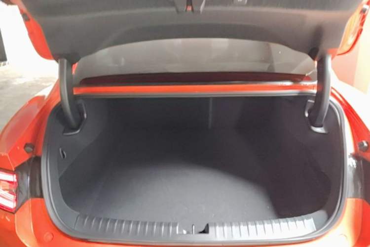 Used Xiaomi Auto SU7 2024 Four-Wheel-Drive Max Founder's Edition Trunk