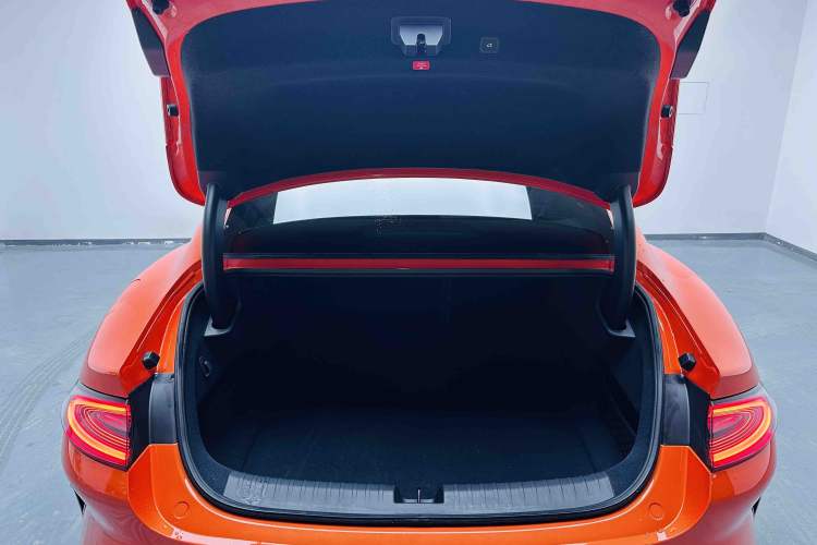Used Xiaomi Auto SU7 2024 Rear-Drive Long-Range Intelligent Driving Version Trunk