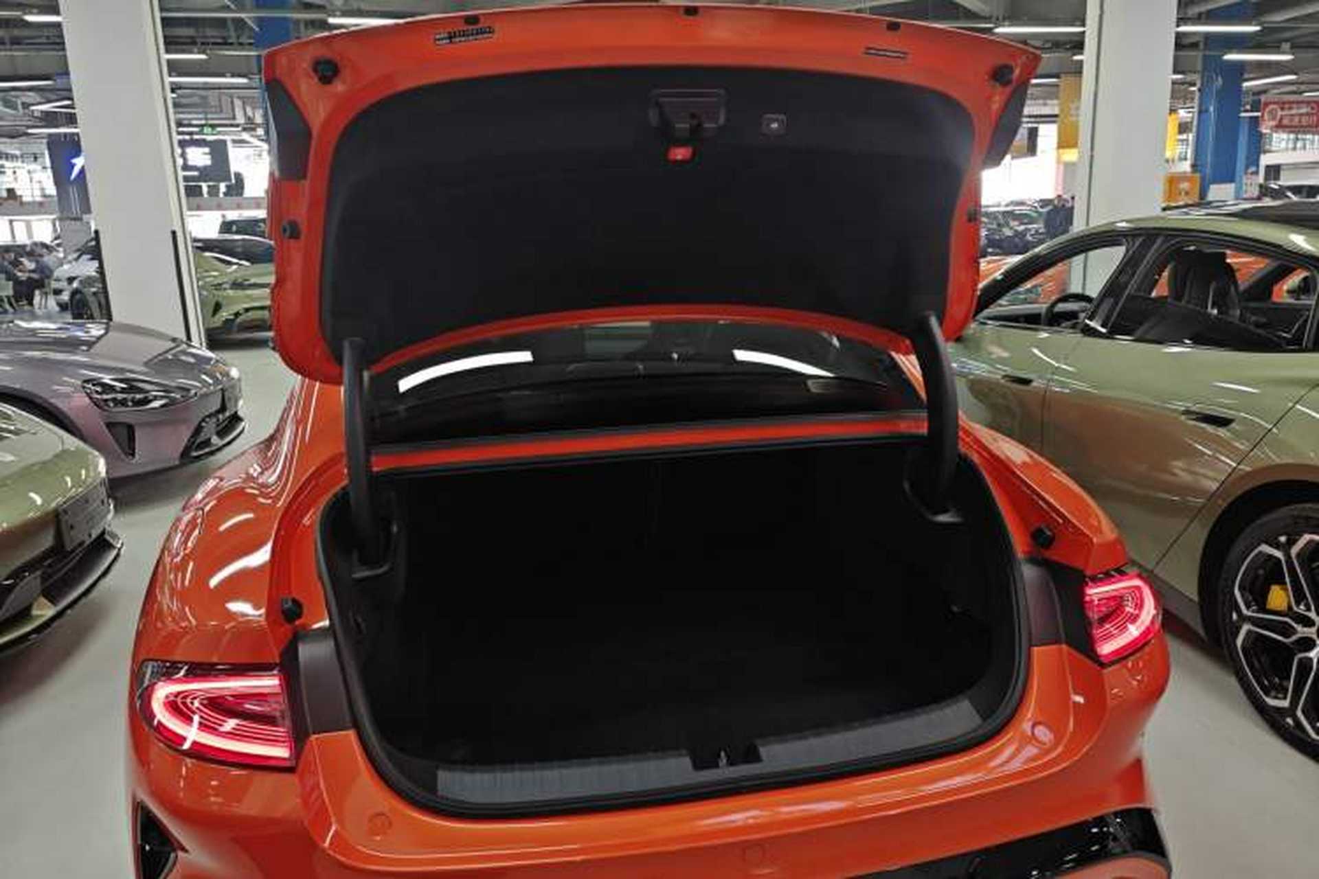 Used Xiaomi Auto SU7 2024 Four-Wheel Drive Ultra-Long Range Advanced Intelligent Driving Max Edition Trunk