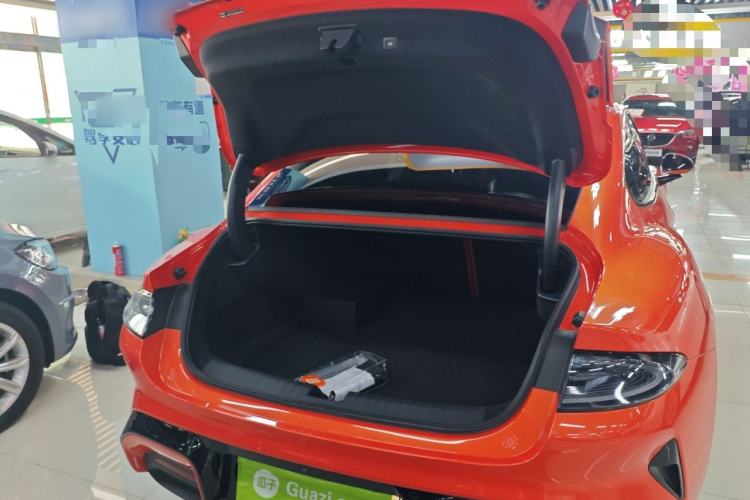 Used Xiaomi Auto SU7 2024 Four-Wheel Drive Ultra-Long Range Advanced Intelligent Driving Max Edition Trunk