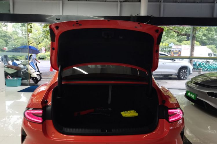 Used Xiaomi Auto SU7 2024 Four-Wheel Drive Ultra-Long Range Advanced Intelligent Driving Max Edition Trunk