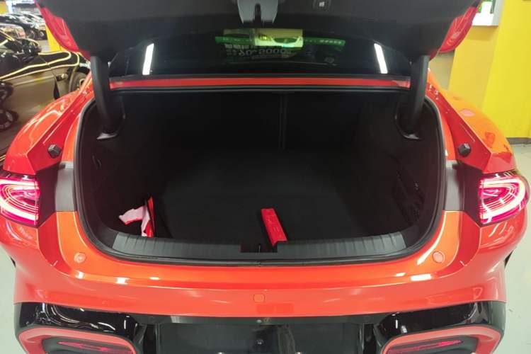 Used Xiaomi Auto SU7 2024 Four-Wheel Drive Ultra-Long Range Advanced Intelligent Driving Max Edition Trunk