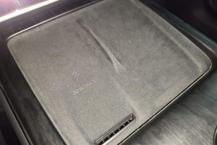 Used Xiaomi Auto SU7 2024 Four-Wheel Drive Ultra-Long Range Advanced Intelligent Driving Max Edition Vehicle Key