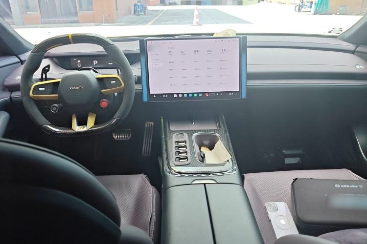 Used Xiaomi Auto SU7 2024 Four-Wheel Drive Ultra-Long Range Advanced Intelligent Driving Max Edition Center Console