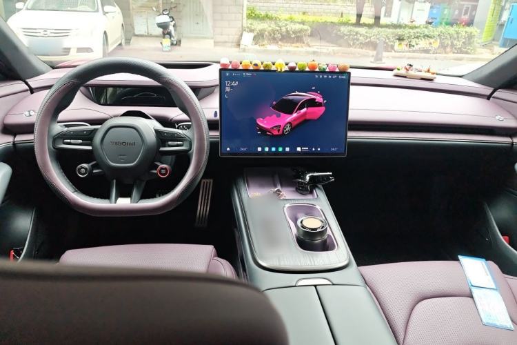 Used Xiaomi Auto SU7 2024 Four-Wheel Drive Ultra-Long Range Advanced Intelligent Driving Max Edition Center Console