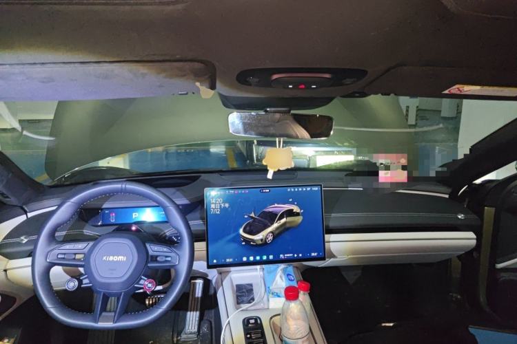 Used Xiaomi Auto SU7 2024 Four-Wheel Drive Ultra-Long Range Advanced Intelligent Driving Max Edition Center Console