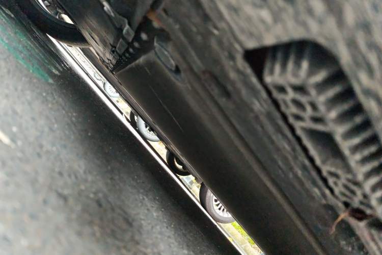 Used Xiaomi Auto SU7 2024 Four-Wheel Drive Ultra-Long Range Advanced Intelligent Driving Max Edition Chassis Front Left