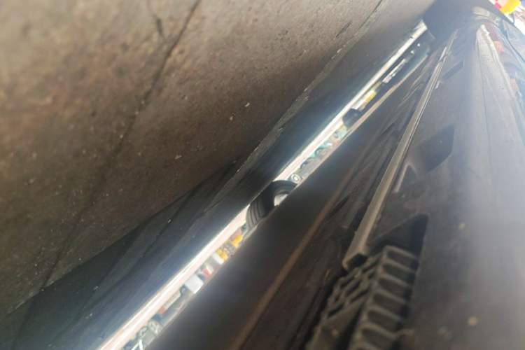 Used Xiaomi Auto SU7 2024 Four-Wheel Drive Ultra-Long Range Advanced Intelligent Driving Max Edition Chassis Front Right