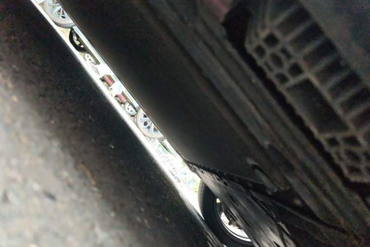 Used Xiaomi Auto SU7 2024 Four-Wheel Drive Ultra-Long Range Advanced Intelligent Driving Max Edition Chassis Front Right