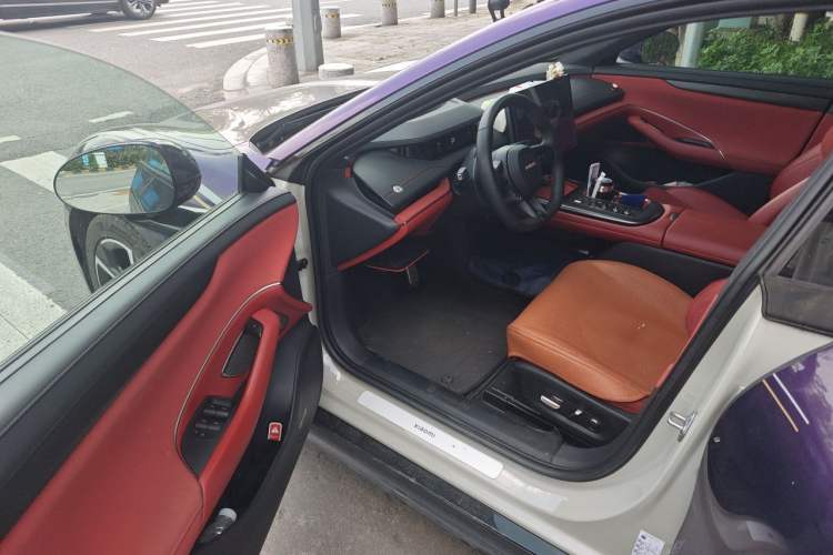 Used Xiaomi Auto SU7 2024 Four-Wheel Drive Ultra-Long Range Advanced Intelligent Driving Max Edition Driver Seat