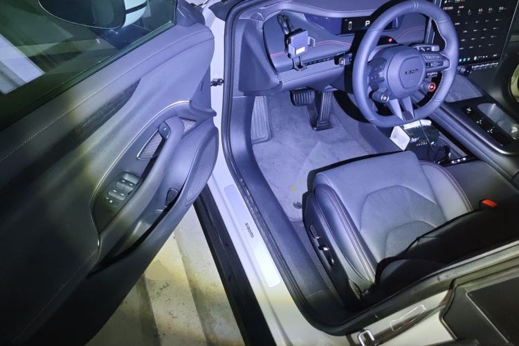 Used Xiaomi Auto SU7 2024 Rear-Drive Standard Founder Edition Driver Seat