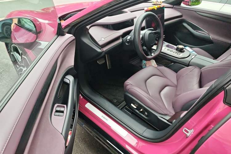 Used Xiaomi Auto SU7 2024 Four-Wheel Drive Ultra-Long Range Advanced Intelligent Driving Max Edition Driver Seat