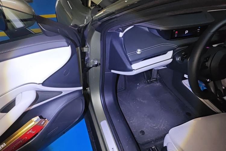 Used Xiaomi Auto SU7 2024 Four-Wheel Drive Ultra-Long Range Advanced Intelligent Driving Max Edition Driver Seat